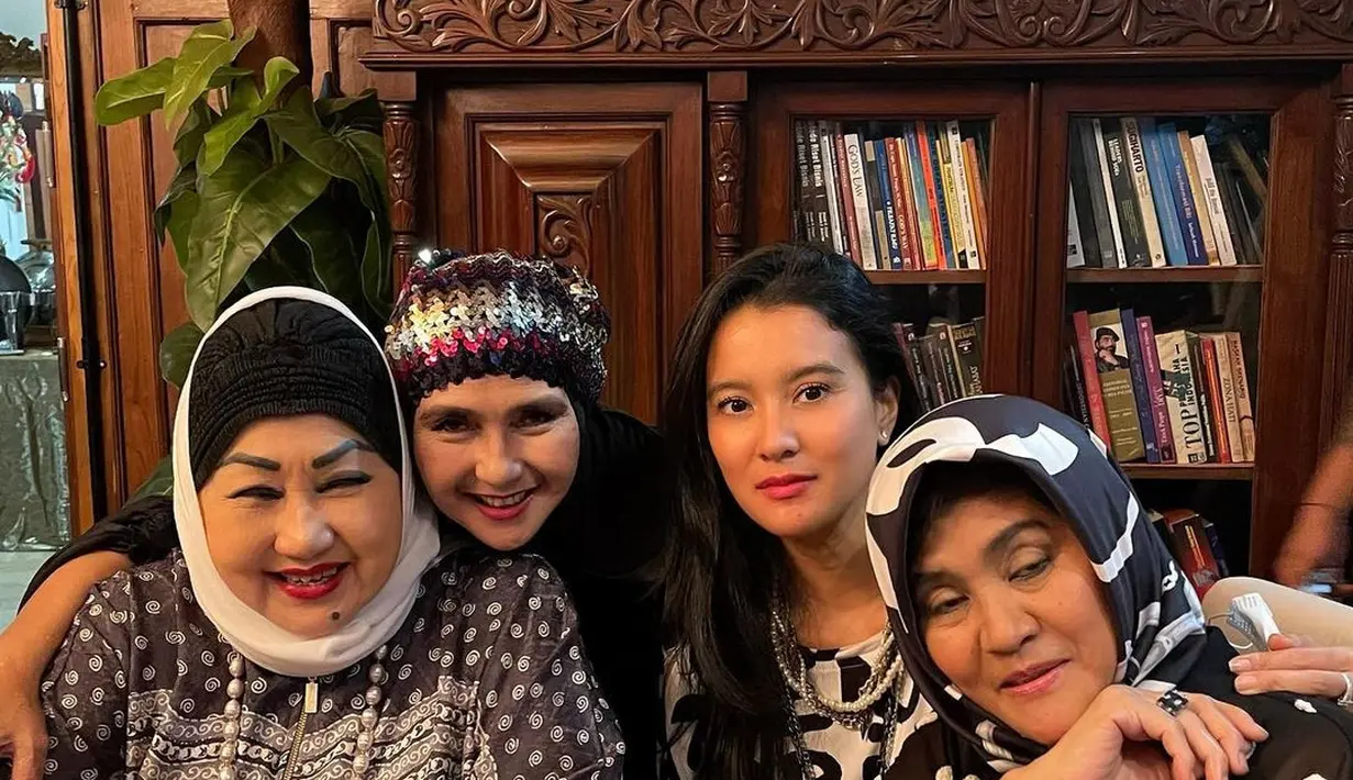 Jenny Rachman Ultah ke-63 (Instagram/marcella.zalianty)