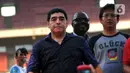 Legenda sepak bola Argentina Diego Maradona saat datang untuk menyapa penggemarnya di Stadion Gelora Bung Karno (GBK), Senayan, Jakarta, Sabtu (29/6/2013). Diego Maradona dikabarkan menutup mata di Tigre, sebuah kawasan di Buenos Aires, ibu kota Argentina. (Liputan6.com/Helmi Fithriansyah)
