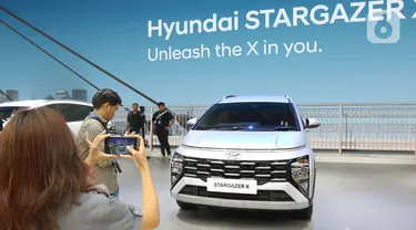 Both Hyundai menghadirkan mobil terbaru Stargazer X pada pameran otomotif Gaikindo Indonesia International Auto Show (GIIAS) 2023 di ICE BSD, Tangerang, Kamis (10/8/2023). (Liputan6.com/Angga Yuniar)