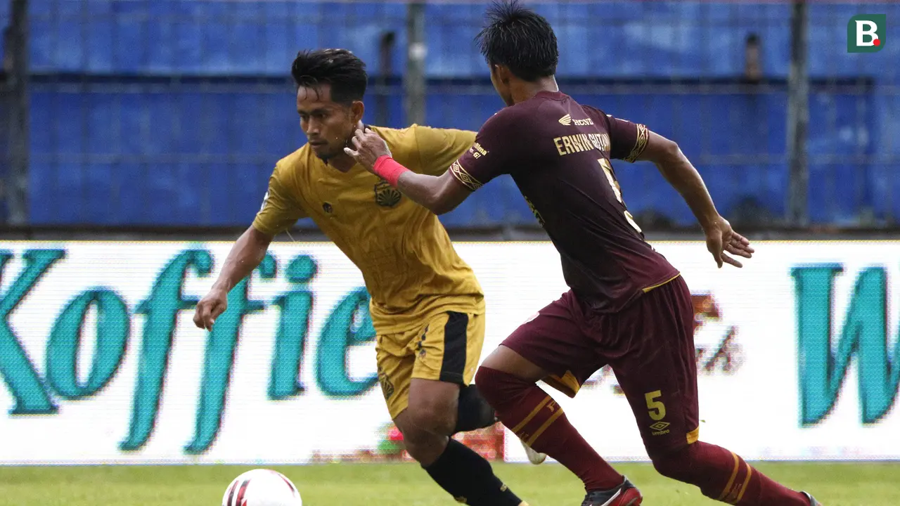 FOTO: Gol Arthur Bonai Bawa Bhayangkara Solo FC Unggul 1-0 atas PSM Makassar di Babak Pertama - Andik Vermansah; Erwin Gutawa