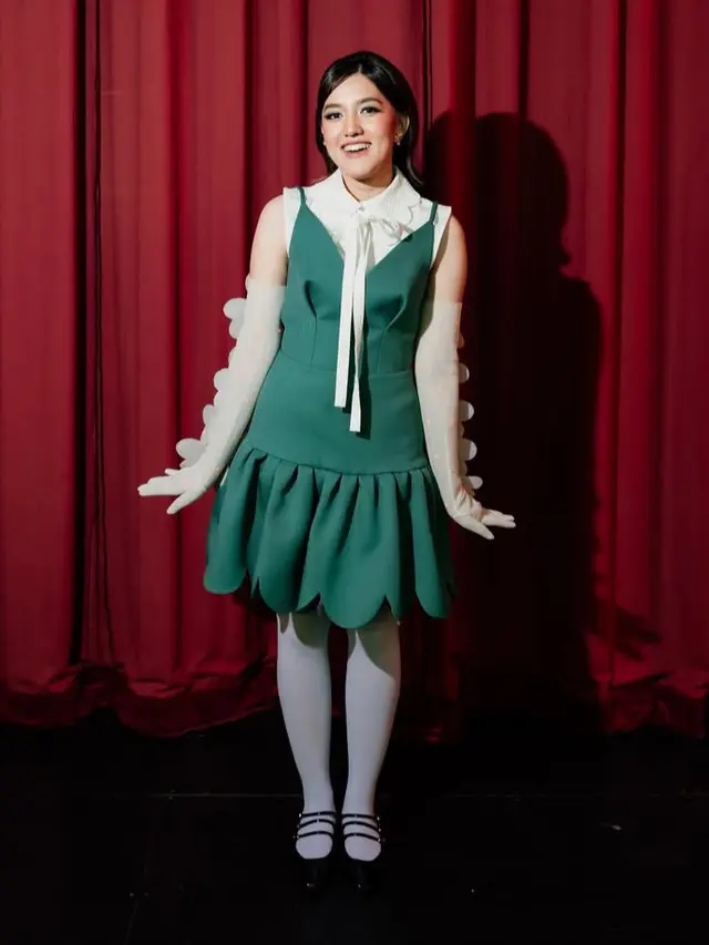 Ify Alyssa Kenakan Mini Dress. [@ifyalyssa]