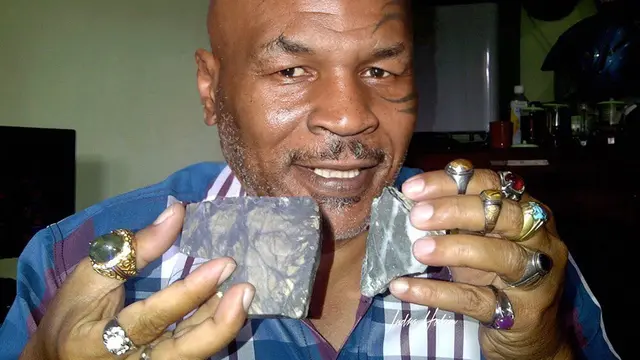 6 Editan Foto Mike Tyson Jika Tinggal di Indonesia Ini Kocak