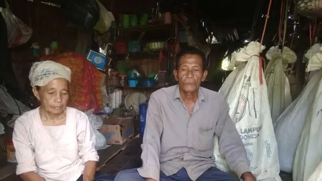 Terhimpit Perekonomian, Pasutri di Ogan Ilir Tinggal di Kandang Ayam