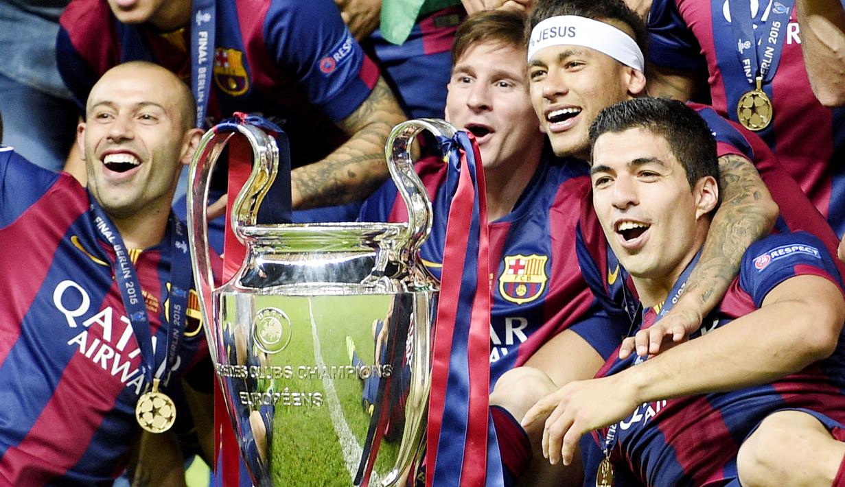 Penampilan apiknya tersebut membuat Barcelona tertarik mendatangkannya. Bersama Trio MSN Messi dan Neymar, Suarez merasakan masa keemasan dengan mempersembahkan treble winner pada musim 2014/2015 untuk Blaugrana. (AFP/Lluis Gene)