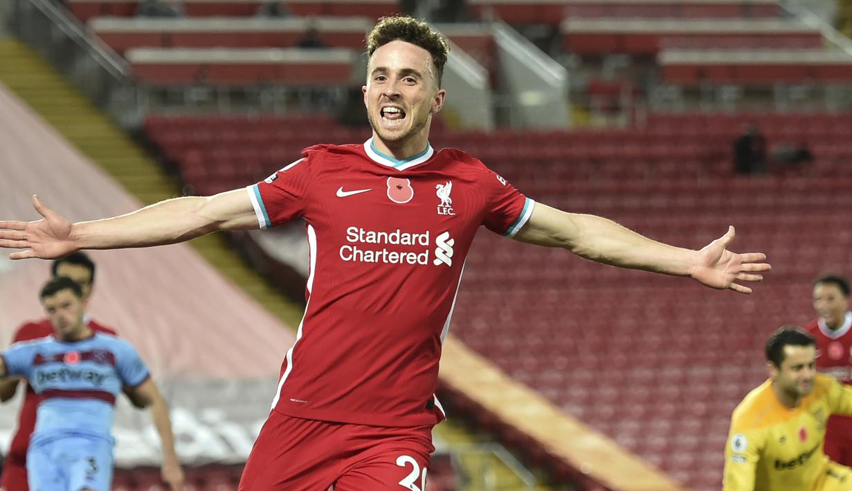 2. Diogo Jota (Liverpool) - Pemain berusia 23 tahun ini mampu membuktikan kepercayaan Jurgen Klopp kepada dirinya di skuat Liverpool. Diogo Jota telah menyumbangkan tiga gol dari lima laganya bersama Liverpool di kompetisi Liga Inggris. (Peter Powell/Pool via AP)