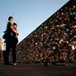 Pagar Gembok Cinta atau yang lebih di kenal dengan nama 'Love Locks' di Paris runtuh. 