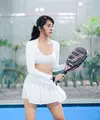 Setelah tenis, banyak artis Indonesia yang mulai beralih ke olahraga padel, termasuk Anya Geraldine [@anyageraldine]