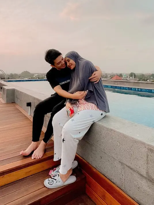 Zaskia Sungkar dan Irwansyah (Instagram/irwansyah_15)