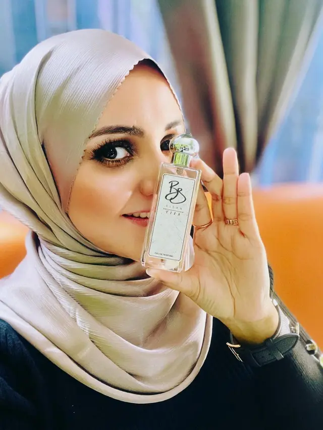 Mirfad Amelia mantap meluncurkan produk pafrum pribadinya yang diberi nama Bisan (https://www.instagram.com/p/CeBPKD_PBfU/)