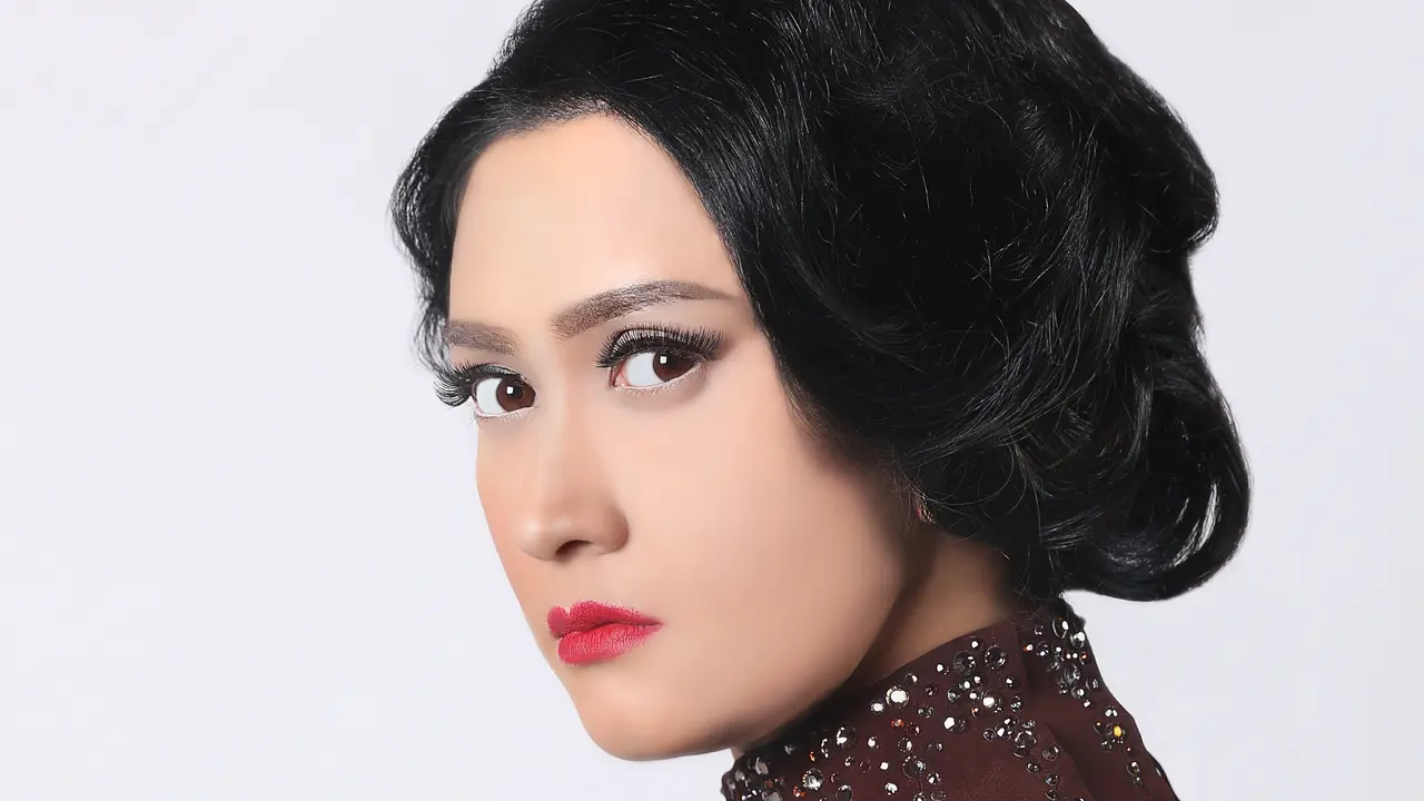[Bintang] Nafa Urbach A1