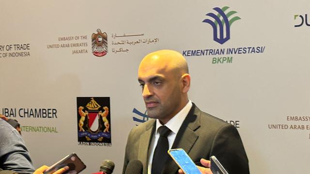 President And CEO Of Dubai Chambers Mohammad Ali Rashed Loota dalam Forum Bisnis yang diselenggarakan Dubai International Chamber di Jakarta, Senin (6/5/2024). (Tira/Liputan6.com)