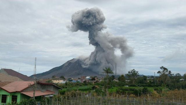 Contoh Berita Gunung Sinabung - Simak Gambar Berikut
