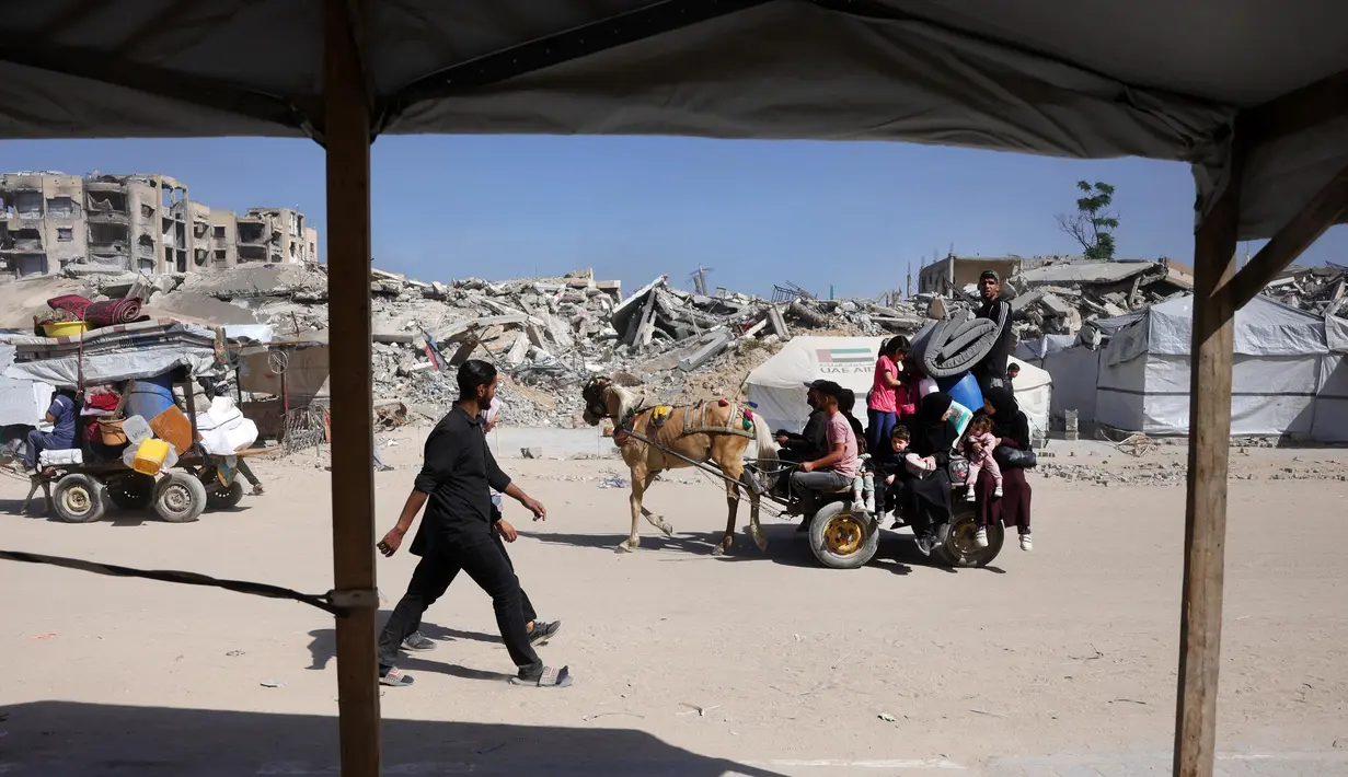 Badan Pertahanan Sipil Gaza mengatakan sedikitnya 50 orang tewas akibat serangan udara Israel yang terjadi sejak tengah malam hingga Jumat pagi, 16 Mei 2025. (Bashar TALEB/AFP)
