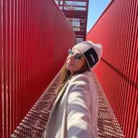 Melalui akun Instagramnya, Wulan Guritno memberi inspirasi gaya di kala cuaca dingin saat liburan di Korea Selatan. @wulanguritno.