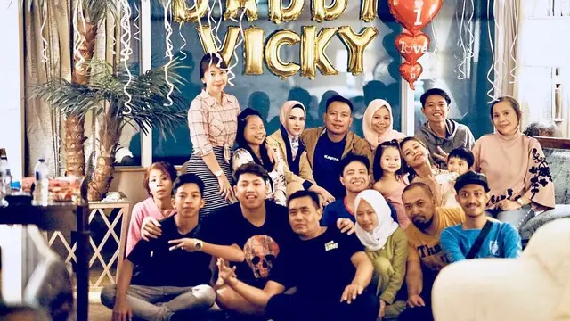 Vicky Prasetyo dan Angel Lelga