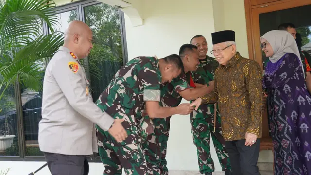 Kapolres Serang, AKBP Condro Sasongko Menyambut Wapres, Ma'ruf Amin.  (Senin, 14/10/2024). (Polres Serang).