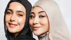 Nabila Syakieb membagikan potretnya bareng adik ipar, Margin Wieheerm yang merupakan istri dari Ali Syakieb.Dalam potret tersebut, keduanya kompak tampil dengan gaya hijab yang sama. Keduanya pun memancarkan pesona wanita Timur Tengah. (Liputan6.com/IG/@nsyakieb85)