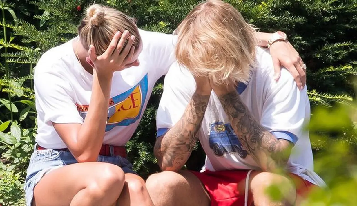 Masih belum diketahui mengenai permasalahan apa yang tengah dihadapi keduanya. (Mega - Harper's Bazaar)