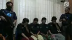 Badan Narkotika Nasional Provinsi Jawa Tengah menangkap 2 pasang suami istri pengedar sabu yang beroperasi di Jawa Tengah dan Jawa Timur dari tangan mereka di sita ratusan gram sabu siap edar