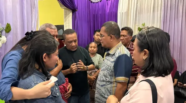 Tangis Ayah Dokter Icha Saat Minta Keadilan ke Gubernur NTT