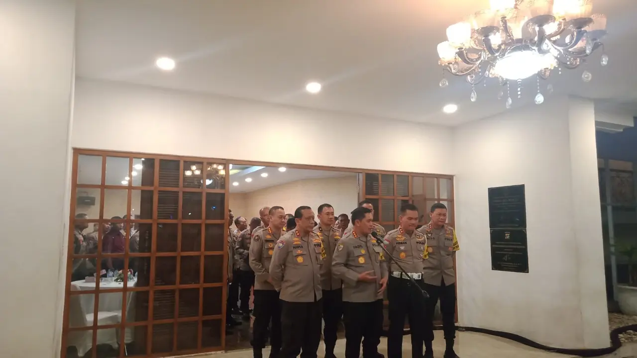 (Kabaharkam) Polri Komjen Fadil Imran bersama jajaran di Mapolda Metro Jaya.