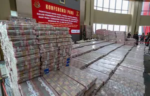 Sebelumnya, salah satu terdakwa korporasi perkara tindak pidana korupsi pemberian fasilitas ekspor minyak sawit mentah (CPO) dan turunannya kepada industri sawit tahun 2022, Grup Wilmar, mengembalikan kerugian keuangan negara sebesar Rp11,8 triliun lebih. (merdeka.com/Arie Basuki)