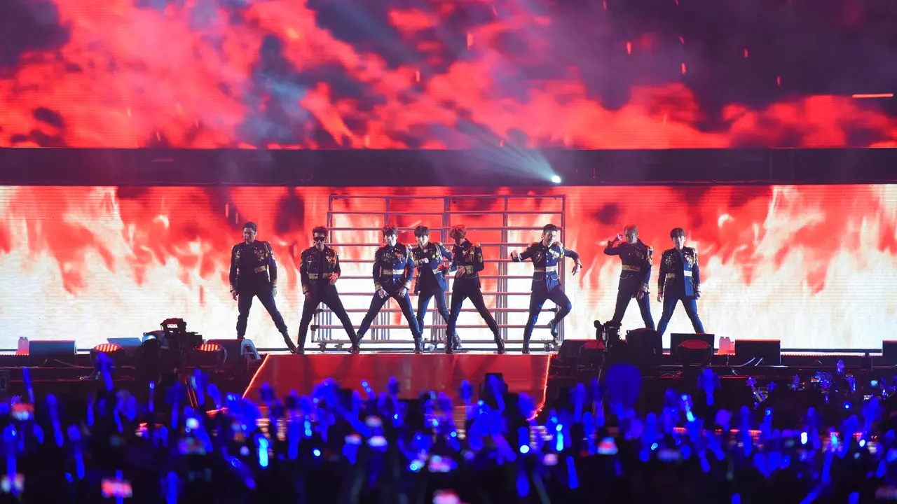 Super Show 6 Dimulai, Lagu Indonesia Raya Berkumandang