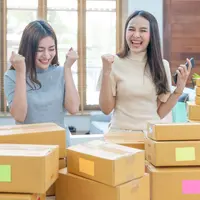 Ilustrasi Belanja Online. (Credit: Shutterstock/CrispyPork)