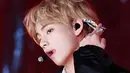 V BTS berhasil mengalahkan Sehun EXO yang harus puas di urutan kesembilan. (Foto: instagram.com/bts_v)