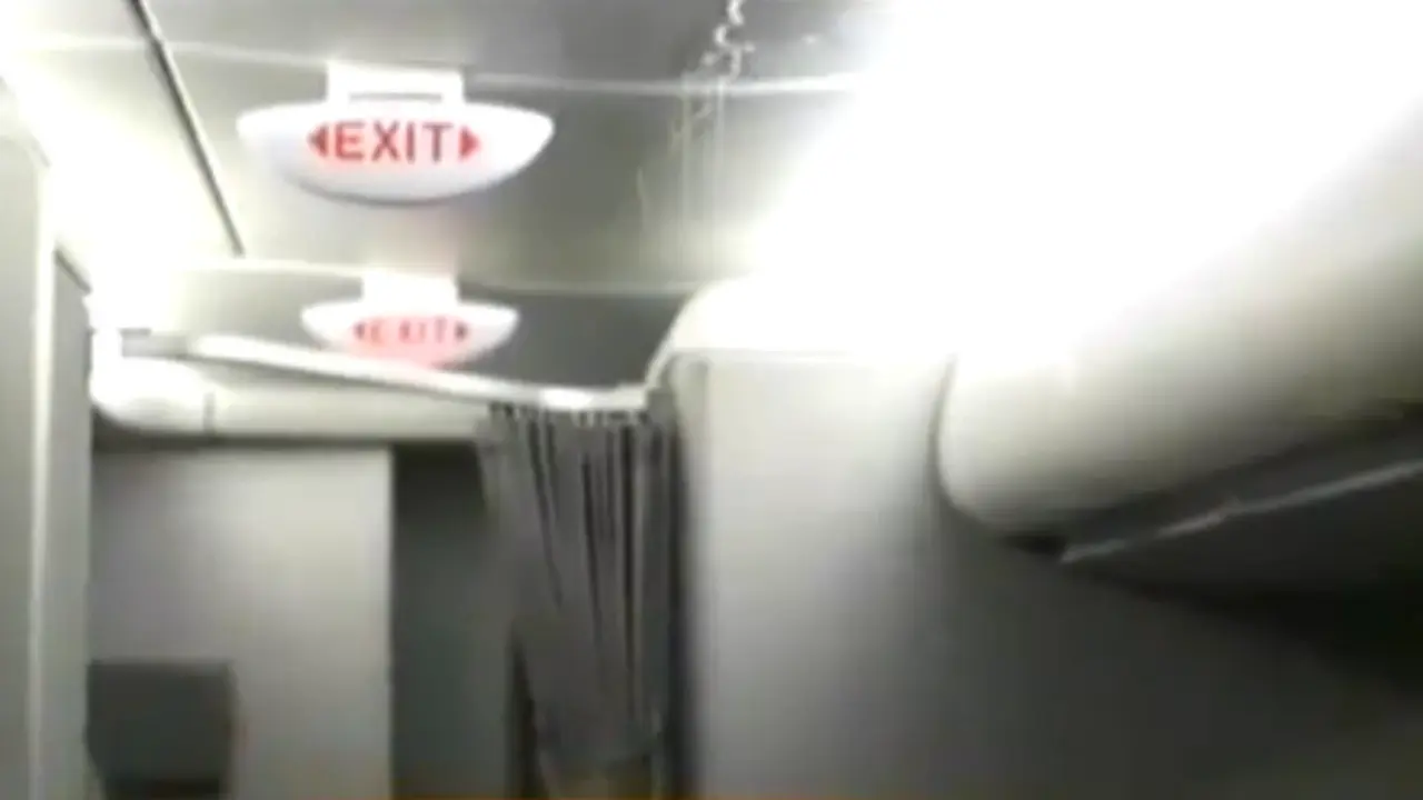 Kabin Kebocoran Air, Pesawat Qantas Kembali ke Bandara Semula 
