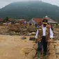 Menko PMK Muhadjir Effendy menyambangi pengungsi banjir Jabodetabek di Kabupaten Lebak, Banten dan Pasir Madang, Bogor pada Kamis (4/1/2020). (Dok Kementerian Koordinator Bidang Pembangunan Manusia dan Kebudayaan/Kemenko PMK)