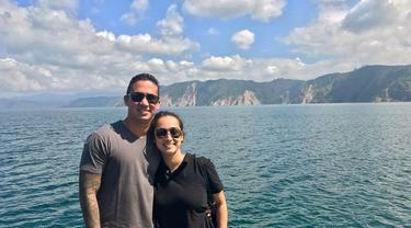 Alexandra Gottardo Tutup Kolom Komentar Foto Telanjang Dada Bersama Anak News Entertainment Fimela Com