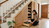8 Inspirasi Gudang Mini di Bawah Tangga agar Rumah Selalu Rapi, Minimalis Mudah Ditiru