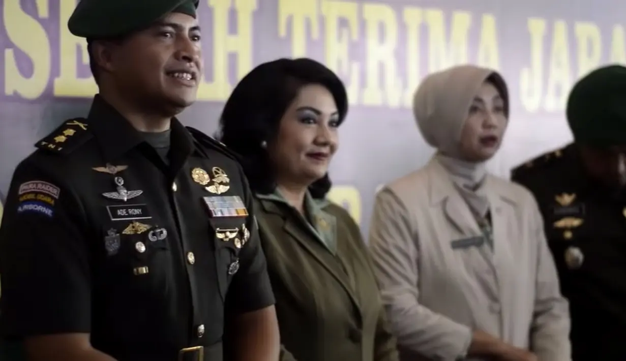 Kolonel Inf. Ade Rony Wijaya dan Novita Wibowo (Youtube/Biofie Adv)
