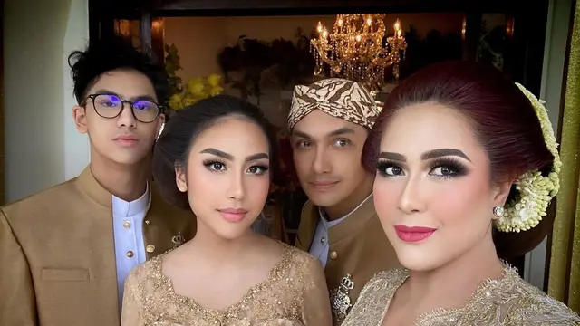 6 Potret Gunawan Sudrajat dan Keluarga Pakai Busana Jawa, Curi Perhatian