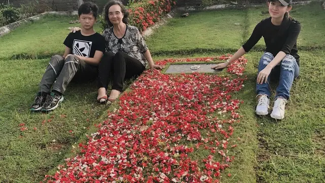6 Potret Keluarga Besar Natasha Wilona, Sang Ayah Tiba-tiba Muncul Minta Bertemu