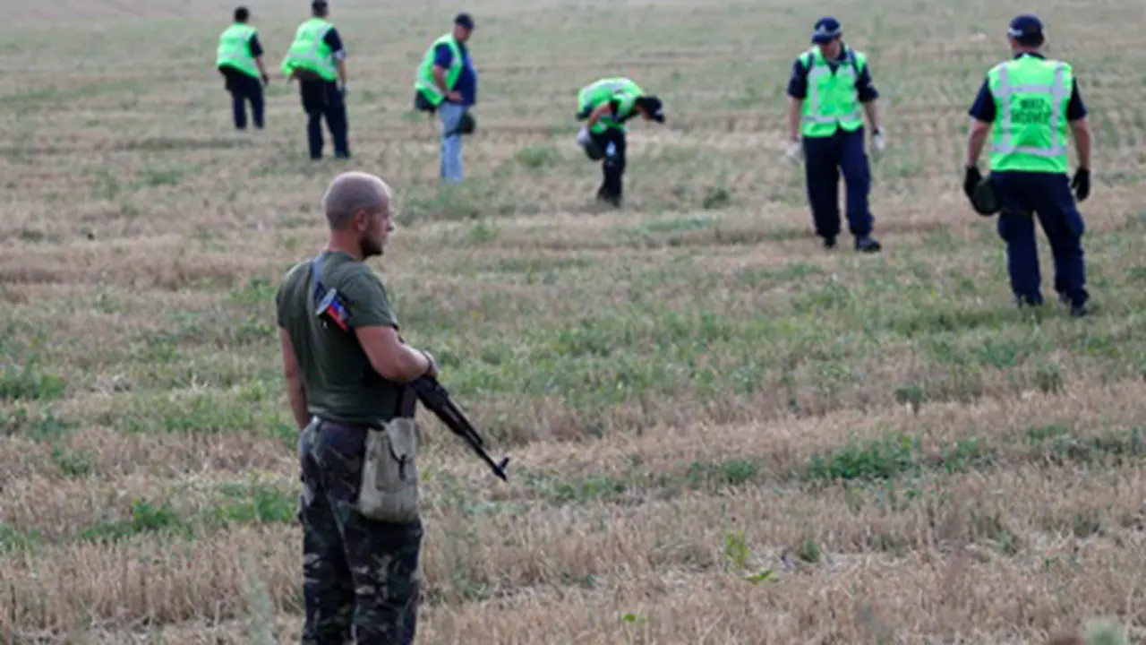 Tembakan Hiasi Lokasi MH17, Akses Masuk Penyidik Terbatas
