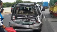 Kecelakaan beruntun di KM 19 Tol JORR, Jumat 11 September 2020. (Dok Kepolisian)