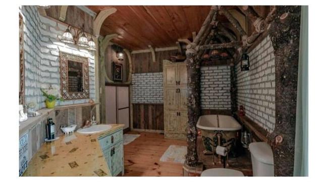 6 Potret Desain Kamar Mandi Ini Unik Banget, Bikin Geleng Kepala