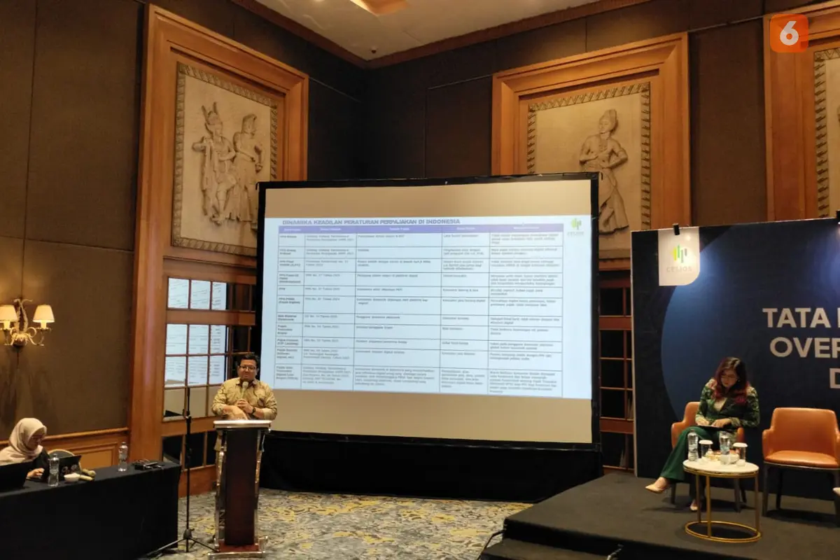 Direktur Ekonomi CELIOS, Nailul Huda, memaparkan studi bertajuk 'Tata Kelola Industri Over The Top di Indonesia', Selasa (2/6/2026) di Jakarta. Liputan6.com/Iskandar