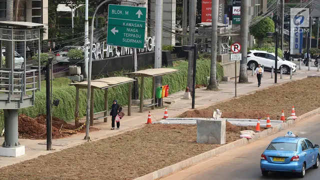 Sempat Viral, Halte Sudirman Terhalang Rumput Langsung Dibuatkan Jalur Penghubung
