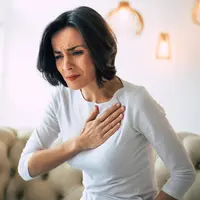 Ilustrasi Dada Sesak/https://www.shutterstock.com/My Ocean Production