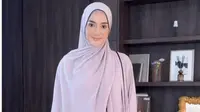 Pilihan Sempurna untuk Lebaran, Ini 5 Inspirasi Gaya Abaya Erica Putri yang Elegan dan Menawan