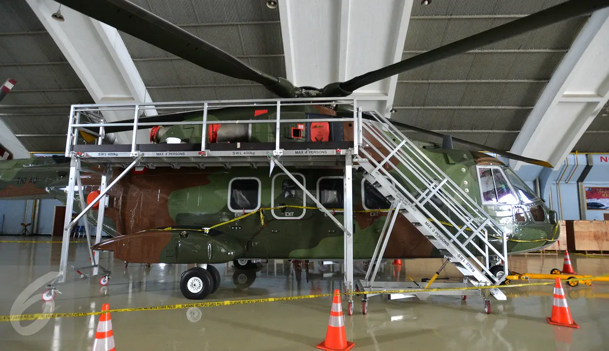 Tim investigasi TNI AU akan meneliti proses perencanaan, pengadaan, dan menelisik pengiriman helikopter Agusta Westland (AW) 101 senilai US$55 juta tersebut, Jakarta, Kamis (9/2).  (Liputan6.com/ Widodo S. Jusuf/Pool)