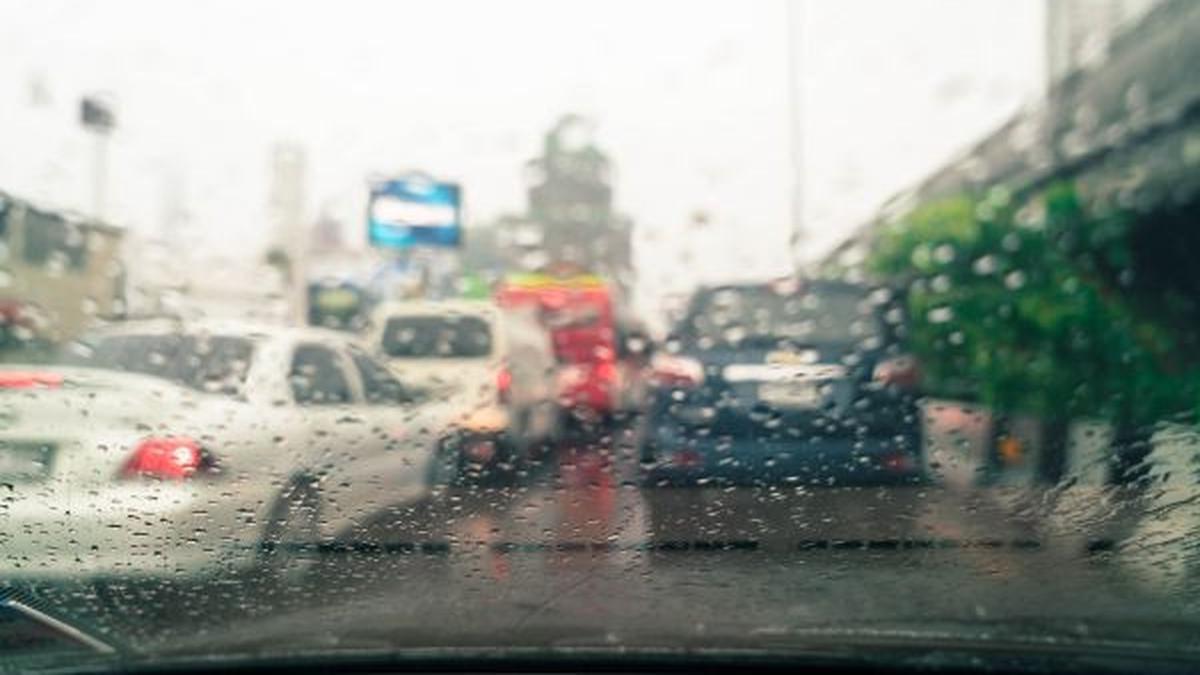 9 Strategi Hadapi Hujan Lebat saat Mudik dengan Kendaraan Pribadi