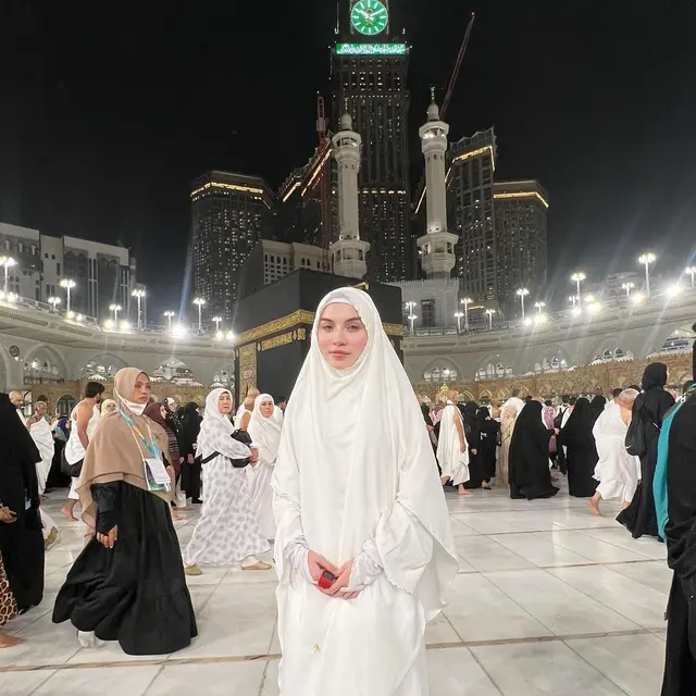 Elina Joerg rayakan ulang tahun dengan ibadah umrah (credit: instagram/elinaaaaajoerg)