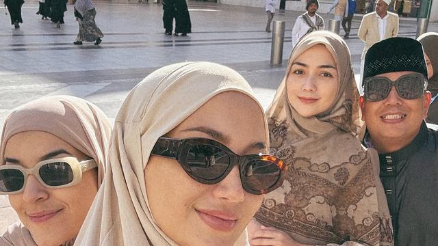 7 Potret Erica Putri Jalani Umrah dengan Sahabat, Fokus Ibadah dan Nikmati Quality Time  (instagram/ericaputrii).