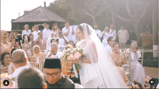 6 Momen Pernikahan Kakak Reisa Broto Asmoro dan Pria Malaysia, Beda Usia Disorot