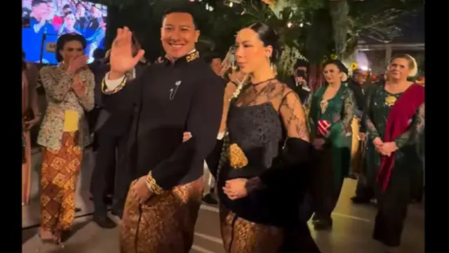 Potret Darma Mangkuluhur Nikahi Patricia Schultz dengan Busana Adat Jawa, Dihibur Brian McKnight