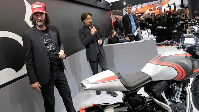 Keanu Reeves